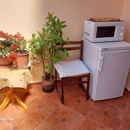 Homestay Kostadinov Pomorie Bagian luar foto
