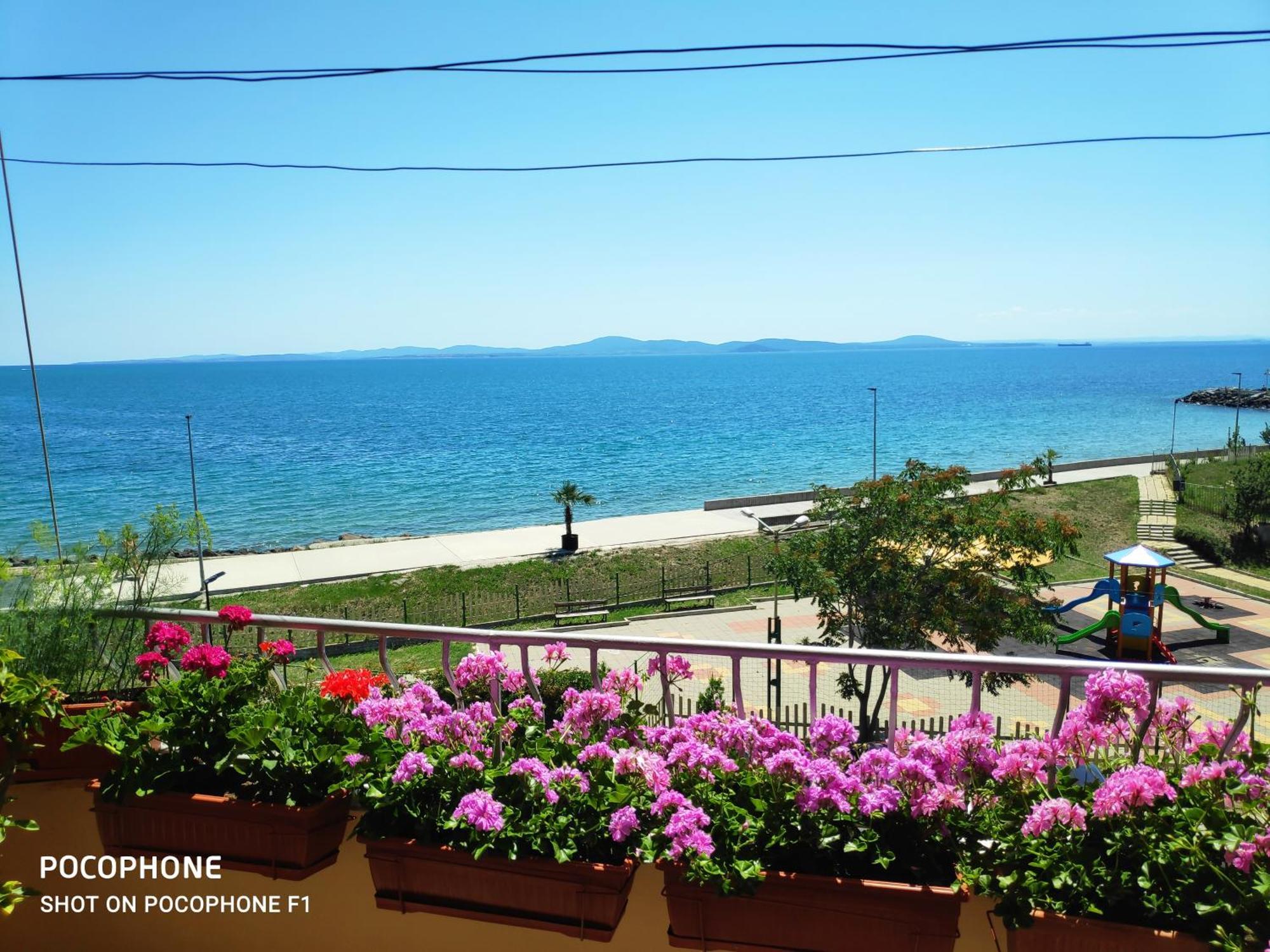 Homestay Kostadinov Pomorie Bagian luar foto