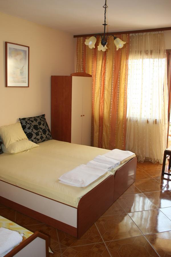 Homestay Kostadinov Pomorie Bagian luar foto